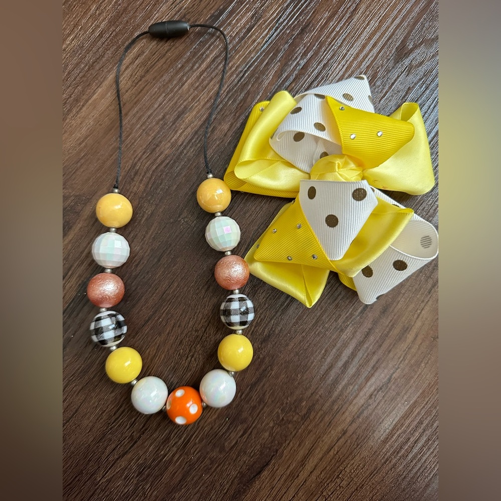 Girls bubble necklace bow set